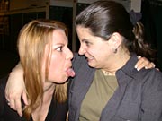 Haben sies geschafft oder sind sie bloss geschafft? Evelyn und Sandra.