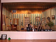 Die Bhne ist leer. In wenigen Stunden wird sie "abgebrochen".