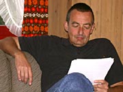 Wird zum Hoteldirektor befrder. (Kurt)