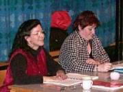 Entspannt am Regiepult (Anges Bhlmann und Christina Peyer-Wicki)