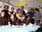 Und noch ein Gruppenfoto, weil es so schnes Wetter ist.