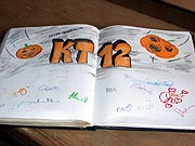 Der Beweis, dass wir schon einmal hier waren: Das unbestechliche Gstebuch (Zeichnung von Evelyn)