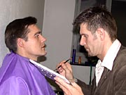 Und der Oberwilderer will auch wie wild geschminkt werden.