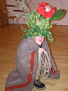 Wen oder was sucht dieser finstere Gesell?