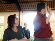 Immer schön mir nachmachen... (sagt der Regisseur)