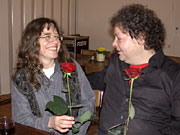 Sonst malen sie Rosen, diesmal bekommen sie welche: Unser Maler-Paar