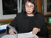 Produktionsleiterin Sabeth Weinmann coacht auch die SpielerInnen