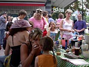 Grosser Andrang fürs Schminken