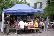 Das KT12-Zelt mit dem Kinderschminken